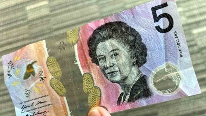 australia currency queen elizabeth 5 dollars note.